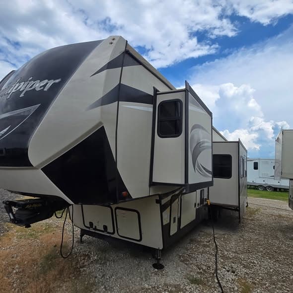 2018 Sandpiper 383RBLOK gallery 2