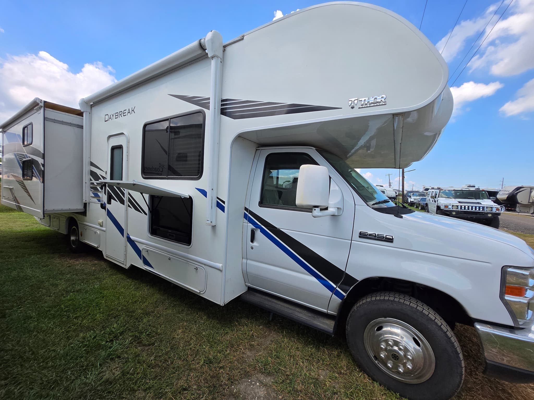 2019 Thor Daybreak 30DB — photo 1 of 25