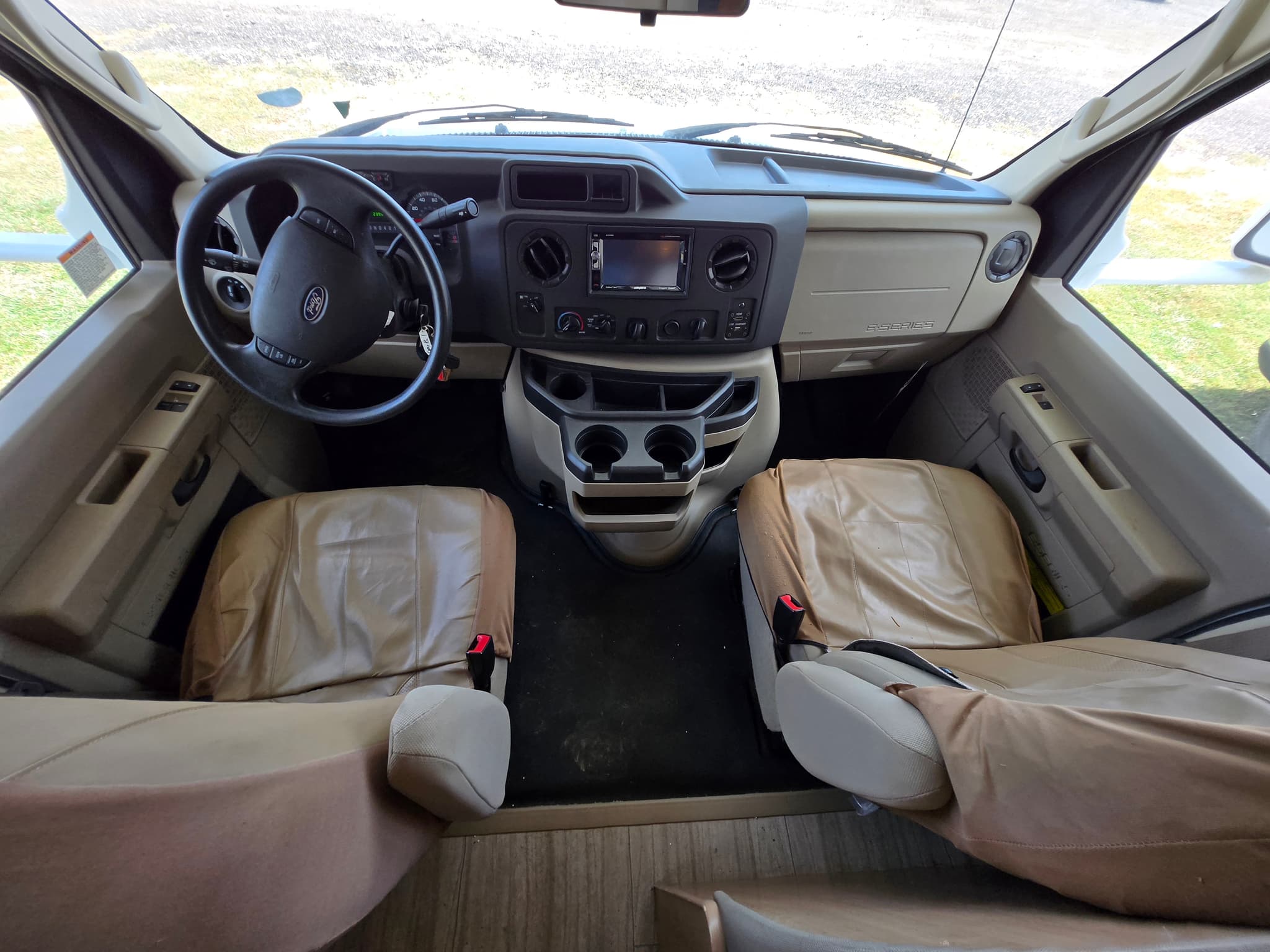 2019 Thor Daybreak 30DB — photo 13 of 25
