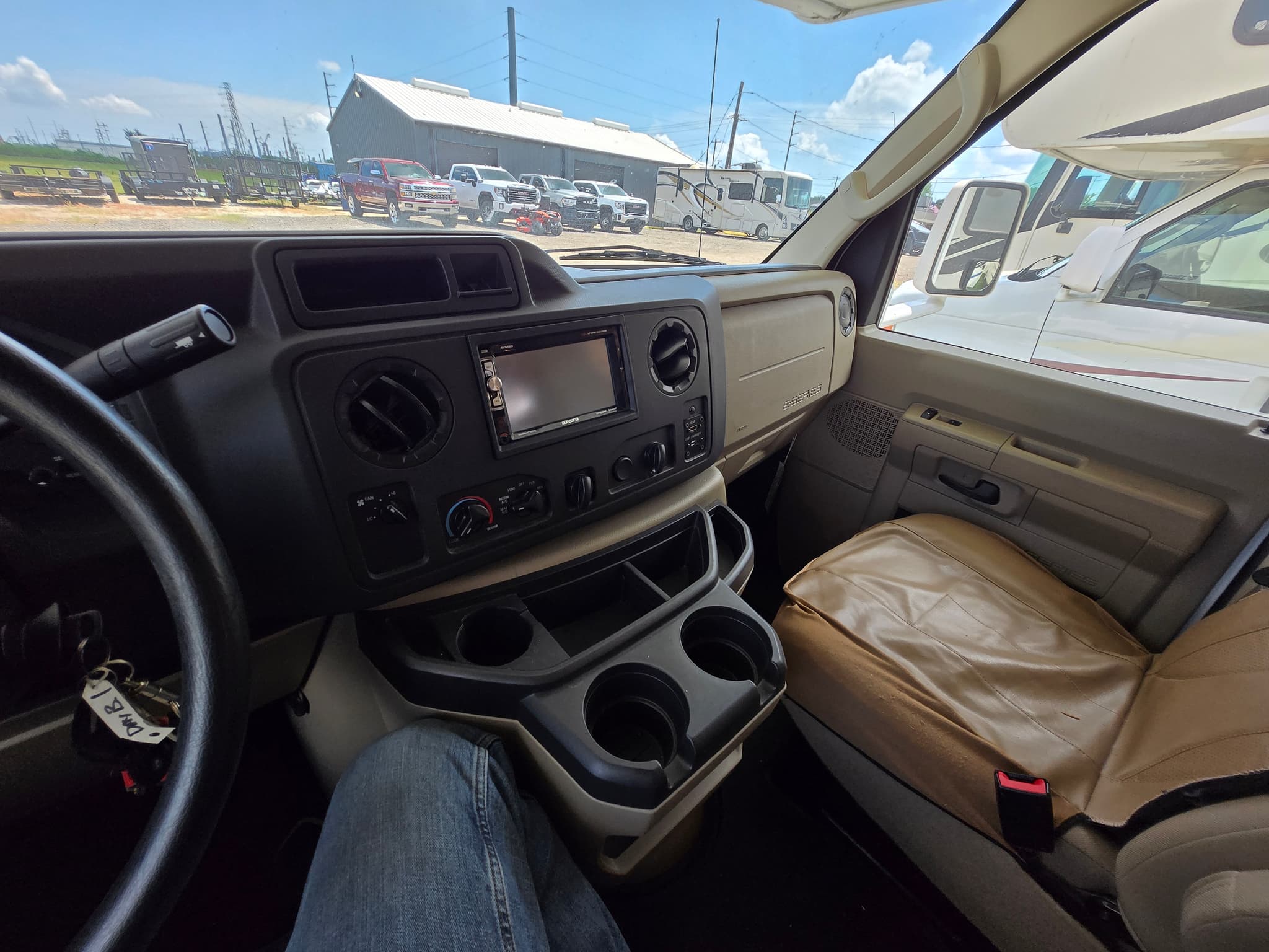 2019 Thor Daybreak 30DB — photo 16 of 25