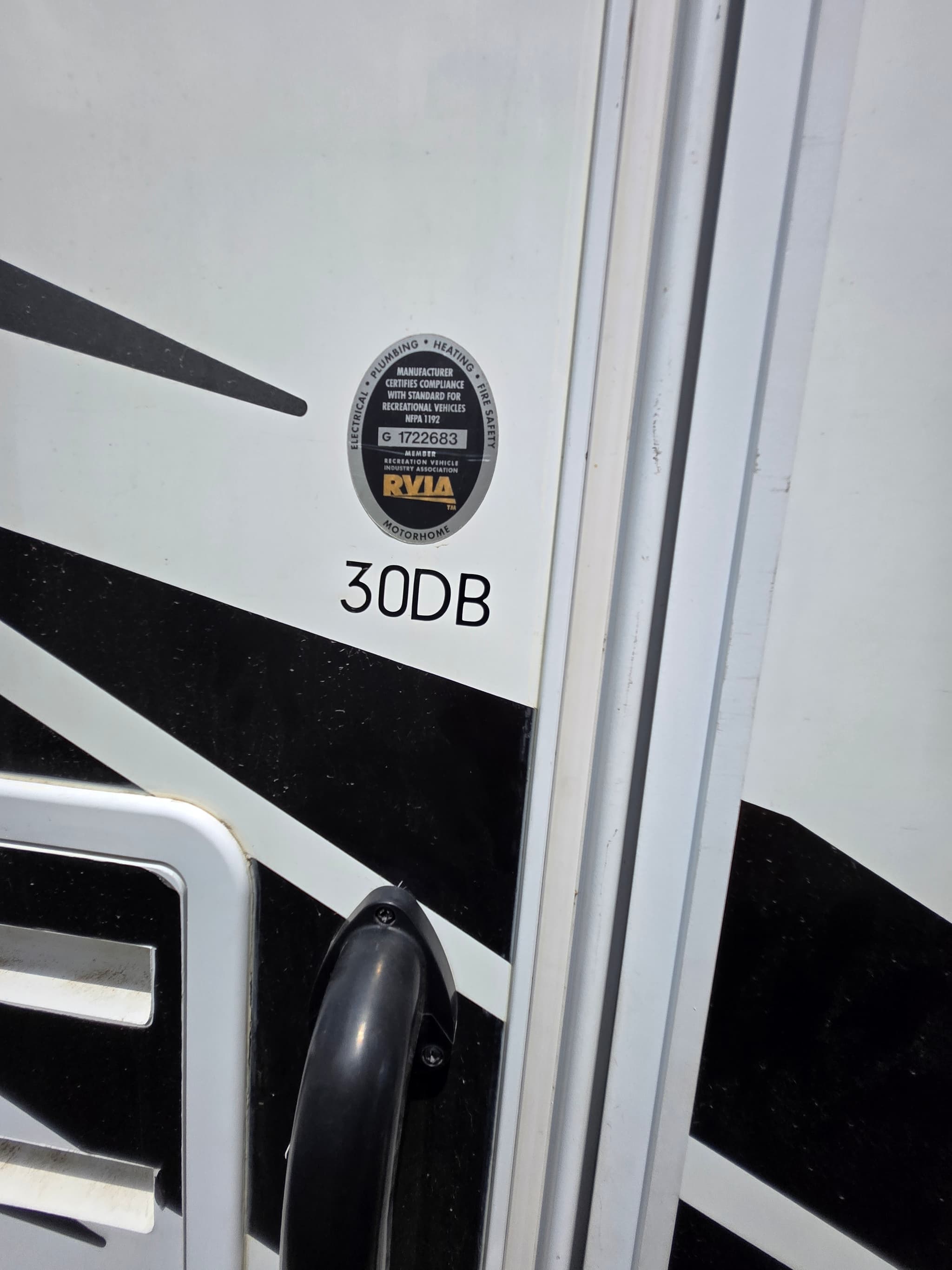 2019 Thor Daybreak 30DB — photo 18 of 25