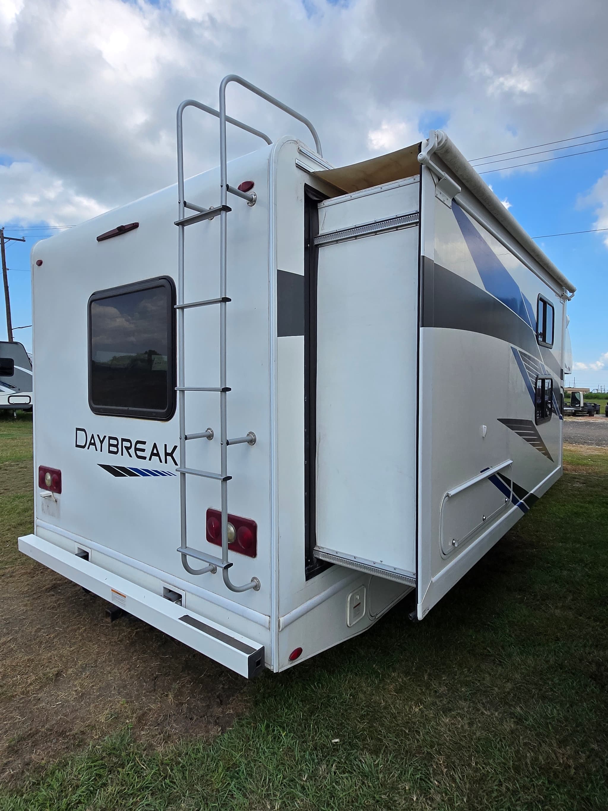 2019 Thor Daybreak 30DB — photo 20 of 25