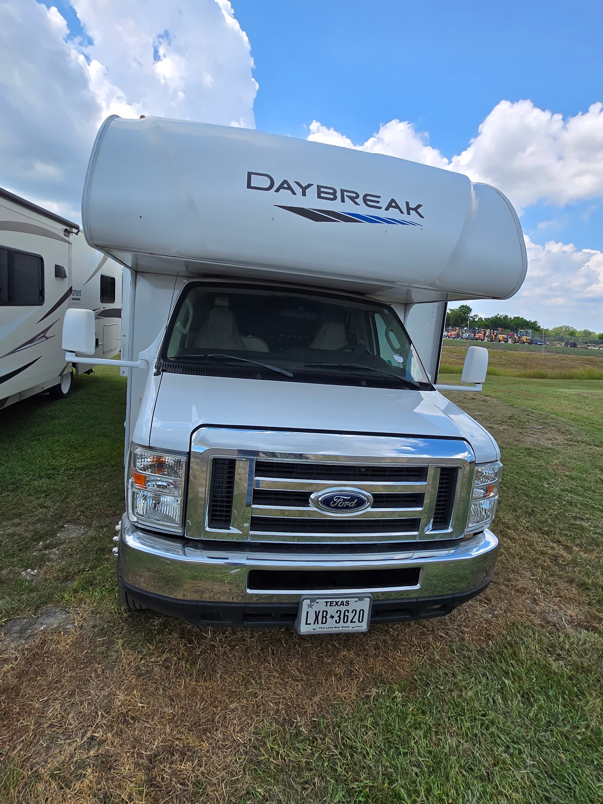 2019 Thor Daybreak 30DB — photo 24 of 25