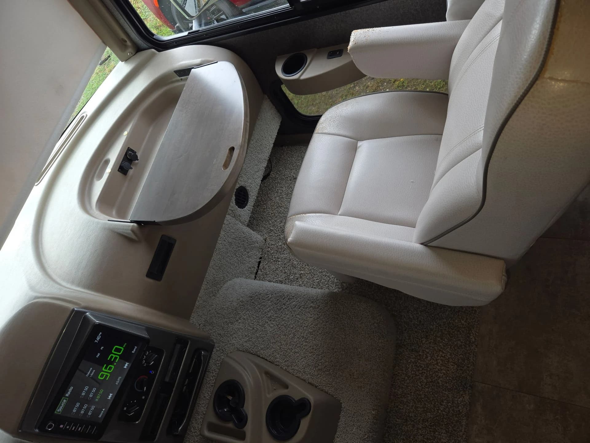 2018 Winnebago Sunstar F53 — photo 7 of 23
