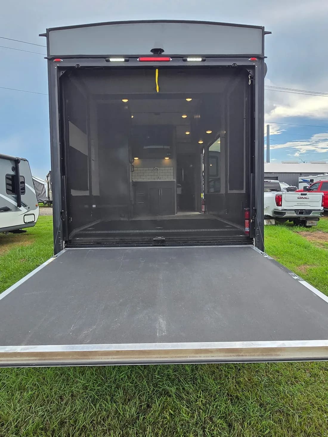 2018 Forest River Nitro 25KW — photo 7 of 23