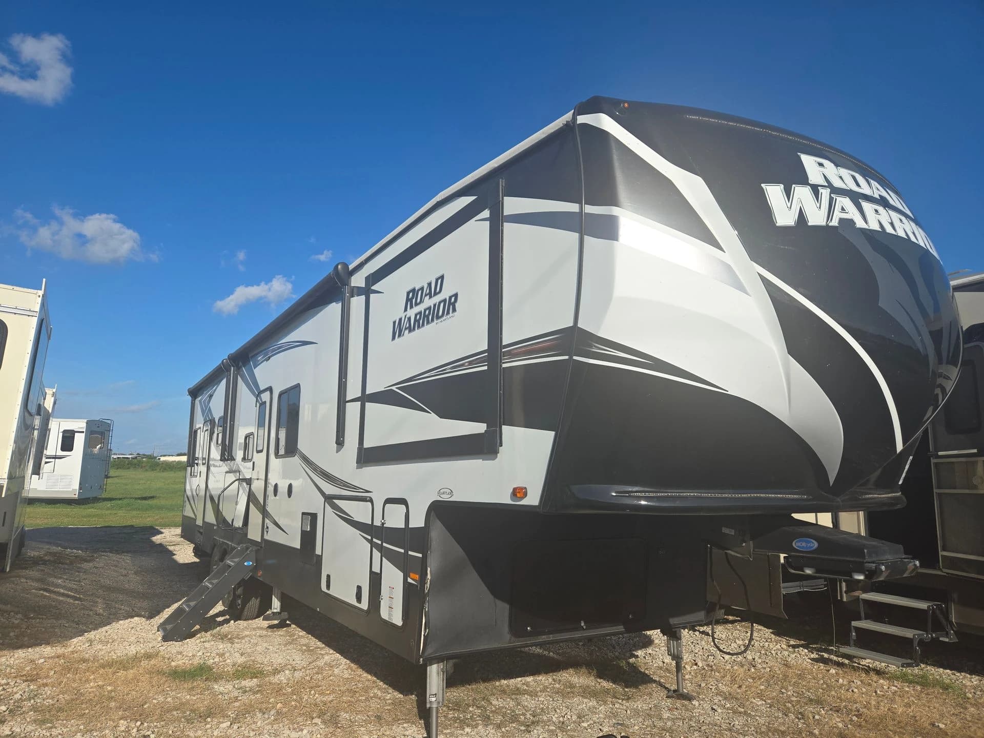 2020 Heartland Road Warrior 414 — photo 1 of 2