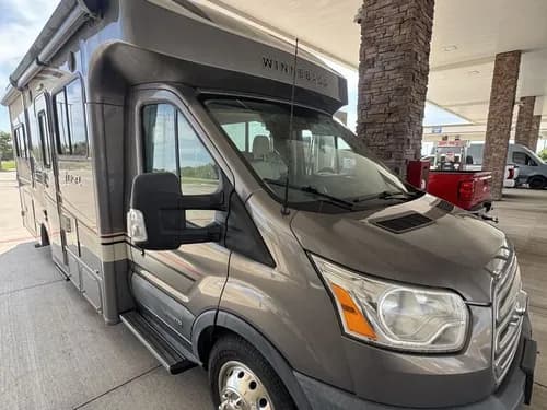 2016 Winnebago Fuse 28T hero