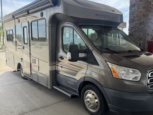 2016 Winnebago Fuse 28T gallery 2