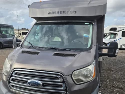 2016 Winnebago Fuse 28T gallery 2