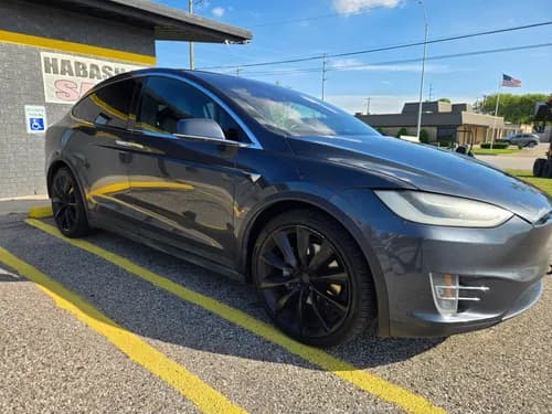 2017 Tesla Model X 75D-AWD hero