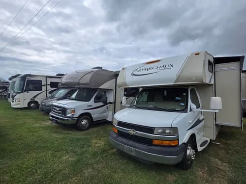 2015 Coachmen Leprechaun 260DS gallery 2